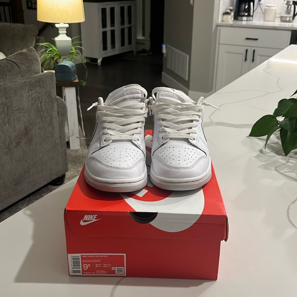 Dunk low white premium, 9.5, great condition, original box